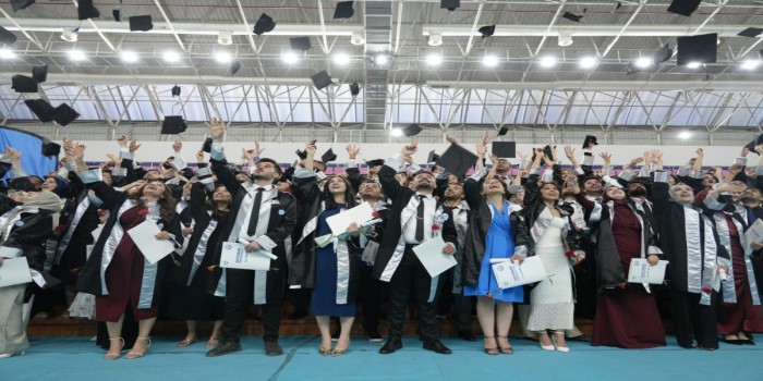 Tıp fakültesi 7. dönem mezunlarını gururla uğurladı